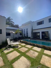 Elegant house with pool in rural area - Image 5