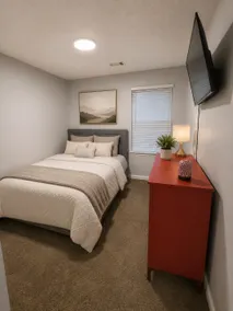 S&S Cozy Retreat | 18 min from Atlanta Townhome - Image 4