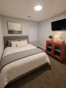 S&S Cozy Retreat | 18 min from Atlanta Townhome - Image 5