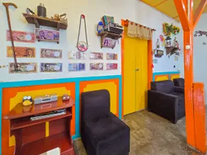 Stay #105 - Spacious and Private Traditional House in Downtown - Image 4