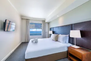Harbourfront Living with Views to Write Home About - Image 4