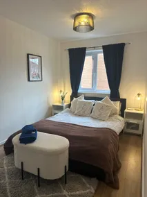 Stylish Private Flat * Own Entrance * Free Parking - Image 3