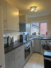 >Stylish Private Flat * Own Entrance *Free Parking - Image 5