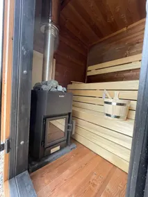 Farmhouse lodge with hot tub & sauna - Image 4