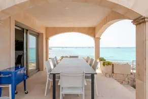House with direct access to the sea. - Image 5