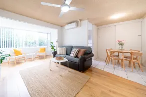 Unit in Newcastle ~ family friendly ~ Parking - Image 4