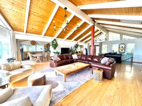 Breathtaking Vineyard & Mountain View Hideaway - Image 3
