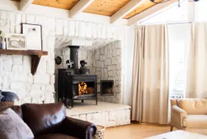 Breathtaking Vineyard & Mountain View Hideaway - Image 4