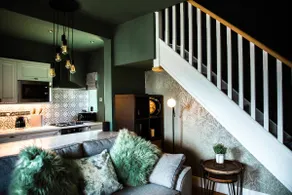 A tiny chocolate box cottage - Image 3