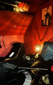 L'Impertinente Love Room, Spa, Cottage, Red Room - Image 3