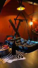 L'Impertinente Love Room, Spa, Cottage, Red Room - Image 2