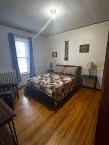 Cabin in the city - Image 5