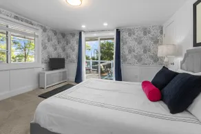Starlight House- The American Hotel Dwtn WB - Image 5
