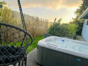 Humble Home: Hot Tub, Camp Fire, Cozy & Fun! - Image 2