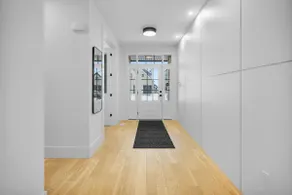 Cozy Modern *Luxury* Villa - Image 3