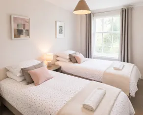 Charme Sunny Mews Cottage Détendez-vous dans le confort et le style Superbes vues - Image 4