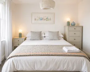 Charme Sunny Mews Cottage Détendez-vous dans le confort et le style Superbes vues - Image 2