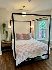 Rowhouse in Dupont Circle - Image 3