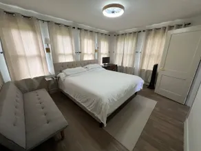 2K+1Q suite + PS5 | 3BR near UC & 12 min Downtown - Image 3