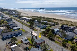 The Sand Dollar Beach House (2 min walk to beach) - Image 2