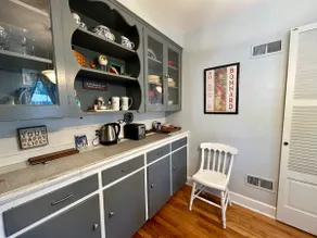 Vintage bungalow in historic Glenside neighborhood - Image 5