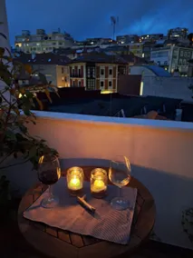 Beautiful and centrally located penthouse, 100 m from the bay. Garage. - Image 4