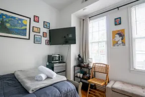 Walk to Carytown | Private Bedroom Next to VMFA - Image 3