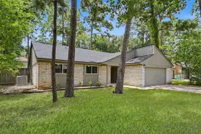 Modern Woodlands Retreat Near Waterway & Pavilion - Image 5