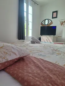 La Glycine Apartment - Image 4