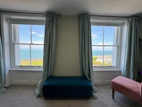 Glorious sea views in a great location - Image 4