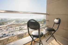 Gurgaon | Couple's Retreat | Mall | Free Parking - Image 2