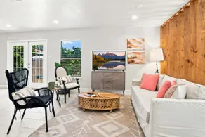 4BR Family Oasis | Prime Location, Fast Wi-Fi-TCF - Image 2