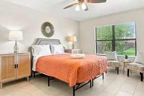 4BR Family Oasis | Prime Location, Fast Wi-Fi-TCF - Image 5