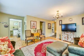 Eureka Springs Rental - Walk to Downtown! - Image 4