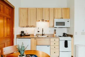 Kintla Ridge Suite w/Full kitchen and Washer/Dryer - Image 2