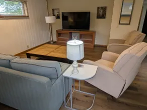 Large 2BR minutes from the Dells - Image 4