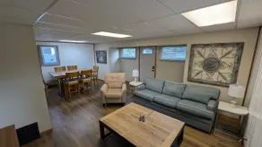 Large 2BR minutes from the Dells - Image 2