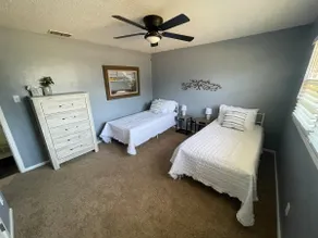 A Cozy Stay in the LBK! 3BD 2BA - Image 5