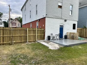 Two bedrooms with parking & washer/dryer - Image 2