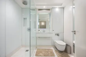 Chic Mayfair Flat with AC & Lift - Image 5