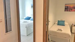 2 bedrooms, 4 people. A 5-minute walk from - Image 2