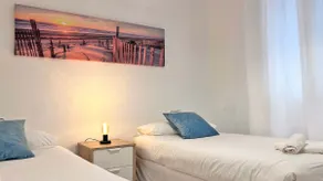 2 bedrooms, 4 people. A 5-minute walk from - Image 3