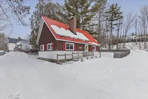Quaint Escape in Stowe, Great Location - Image 3