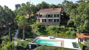 Large stone villa with pool - Image 3