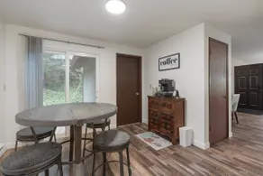 Tranquil Townhome Near Downtown - Image 2