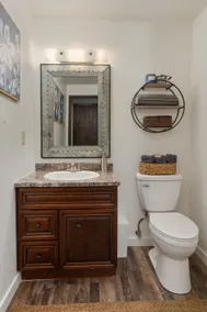 Tranquil Townhome Near Downtown - Image 5