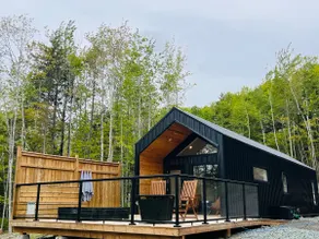 Lakefront Luxury Retreat - Image 2