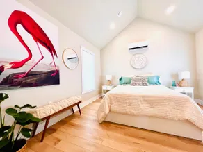 Lakefront Luxury Retreat - Image 5