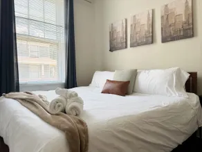 The Harrison C | KING 1BD/1BA Apt near Riverfront - Image 2