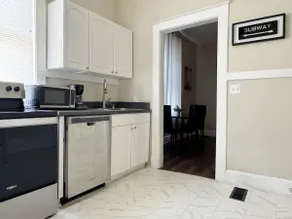 The Harrison C | KING 1BD/1BA Apt near Riverfront - Image 5